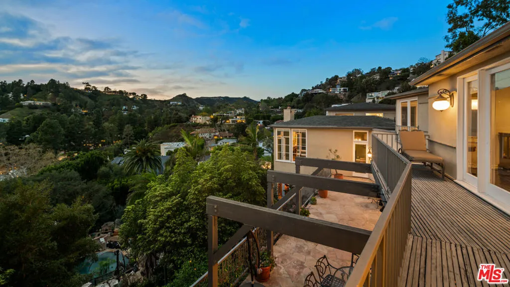 9430 Readcrest Drive, Beverly Hills, California 90210 home-pic-16